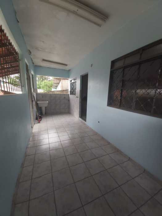 Casa à venda com 3 quartos, 77m² - Foto 13