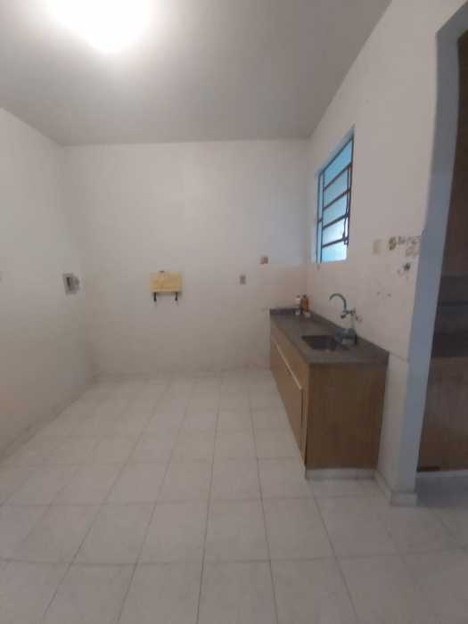 Casa à venda com 3 quartos, 77m² - Foto 11