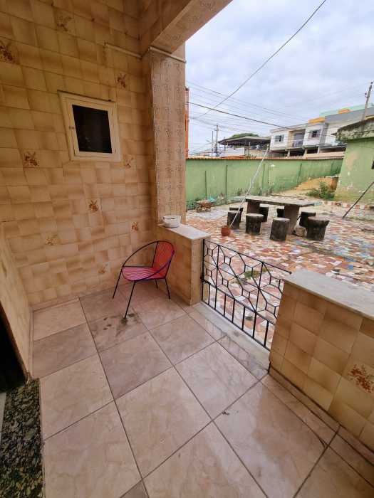 Casa à venda com 3 quartos, 300m² - Foto 4