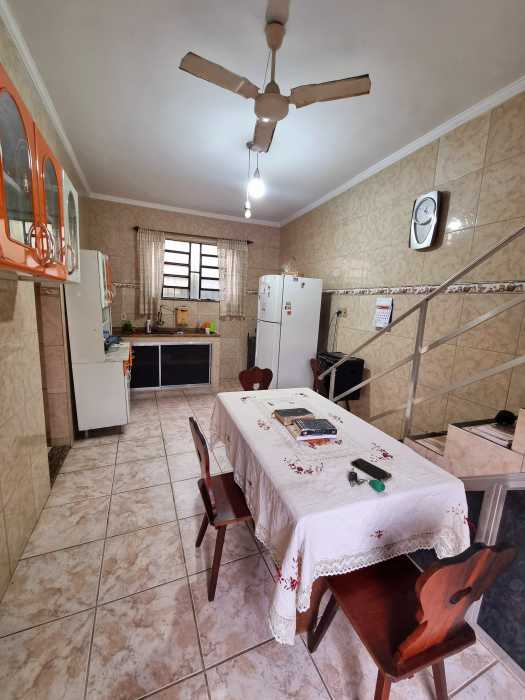 Casa à venda com 3 quartos, 300m² - Foto 11