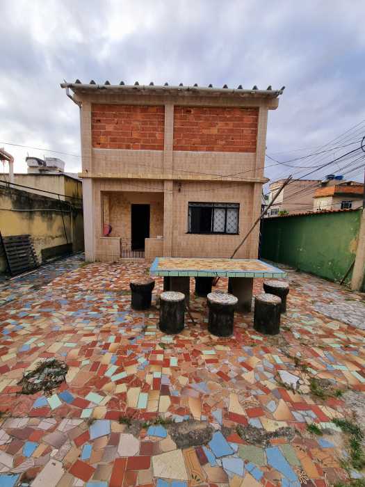 Casa à venda com 3 quartos, 300m² - Foto 1