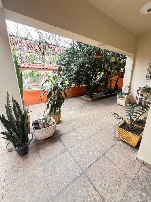 Casa à venda com 3 quartos, 275m² - Foto 4