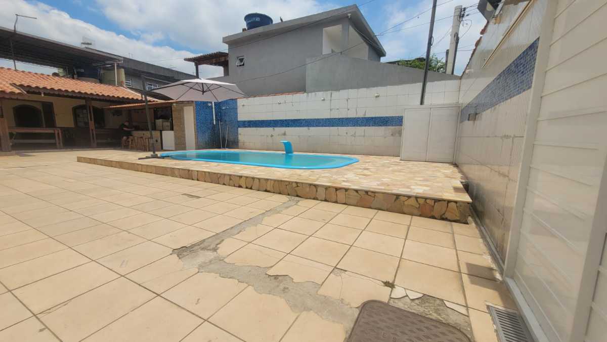 Casa à venda com 2 quartos, 145m² - Foto 1