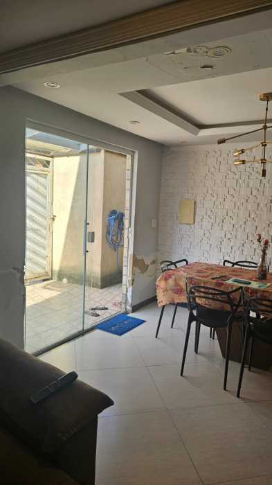 Casa à venda com 2 quartos, 90m² - Foto 3