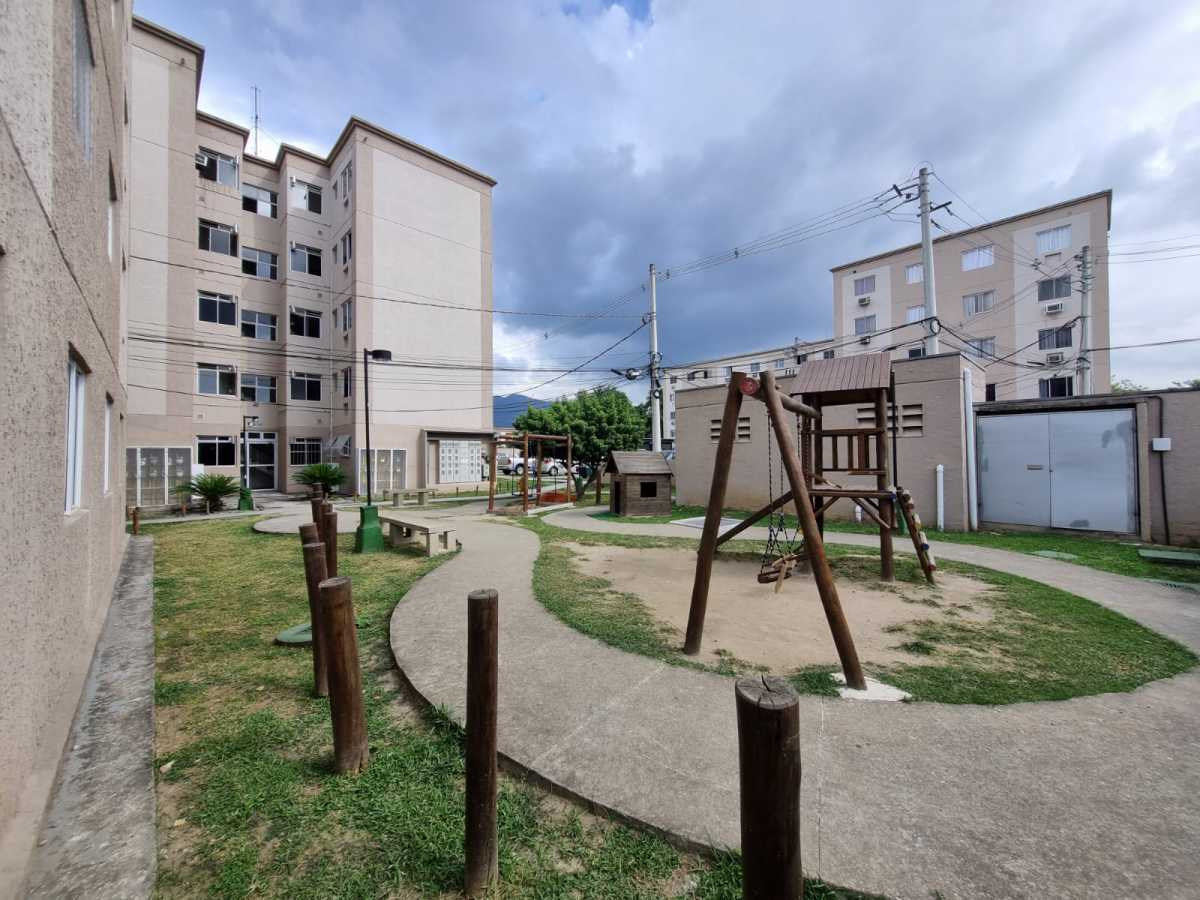 Apartamento à venda com 2 quartos, 64m² - Foto 2