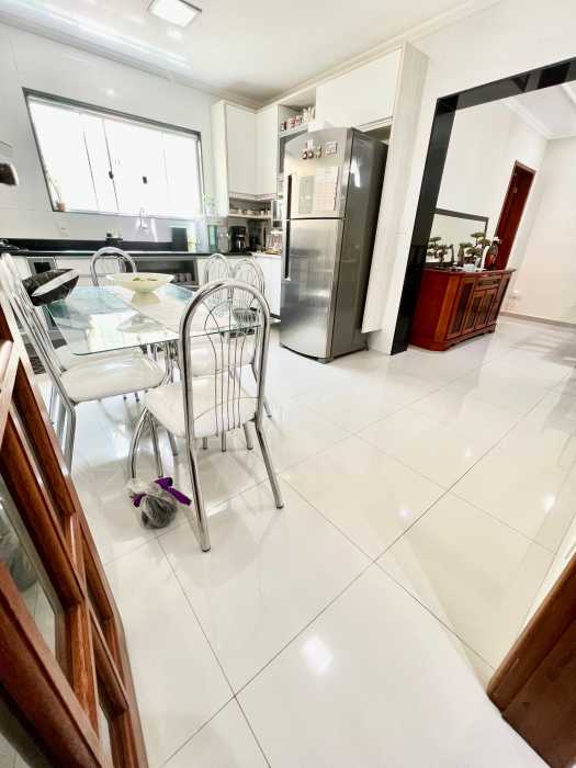 Casa, 3 quartos, 242 m² - Foto 9