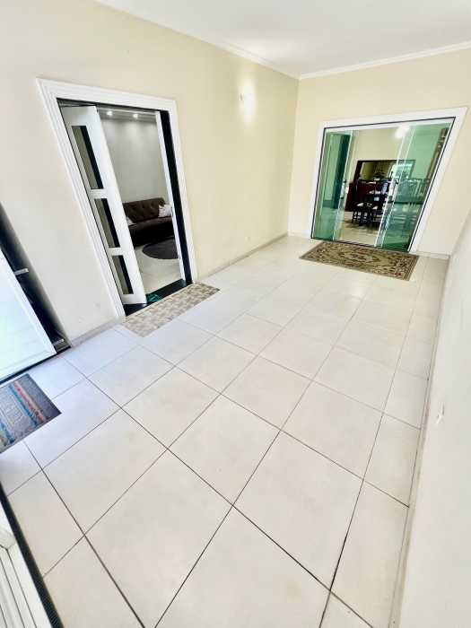Casa, 3 quartos, 242 m² - Foto 3