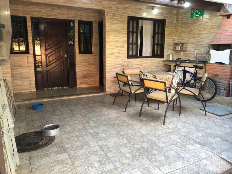 Casa de Condomínio à venda com 4 quartos, 200m² - Foto 4