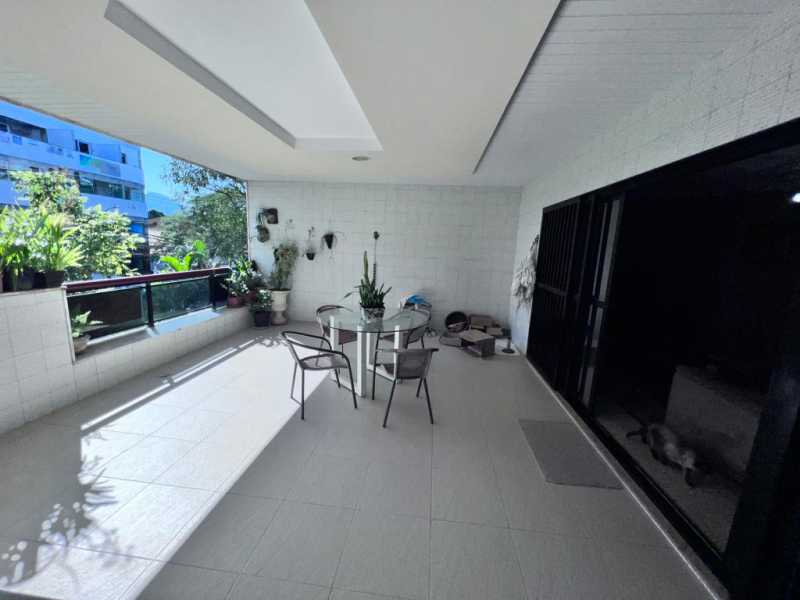 Apartamento, 3 quartos, 188 m² - Foto 1