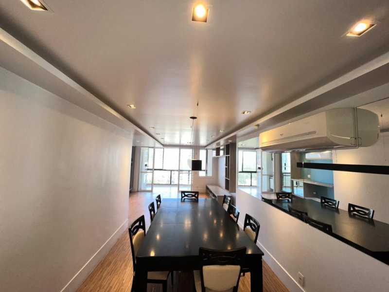 Apartamento, 3 quartos, 143 m² - Foto 2