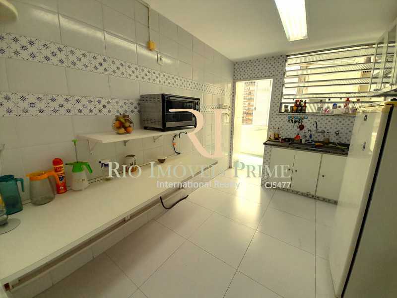 Apartamento à venda com 4 quartos, 140m² - Foto 14