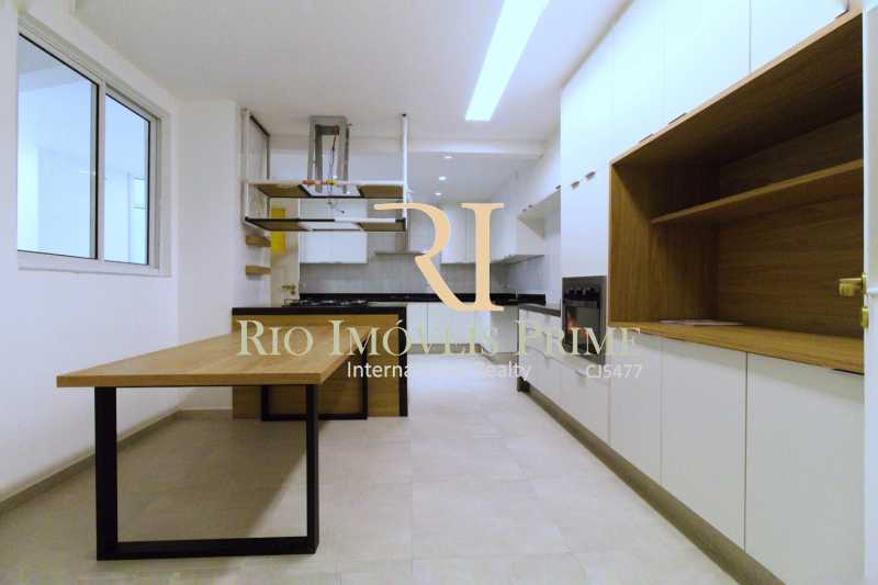 Apartamento à venda com 4 quartos, 320m² - Foto 14