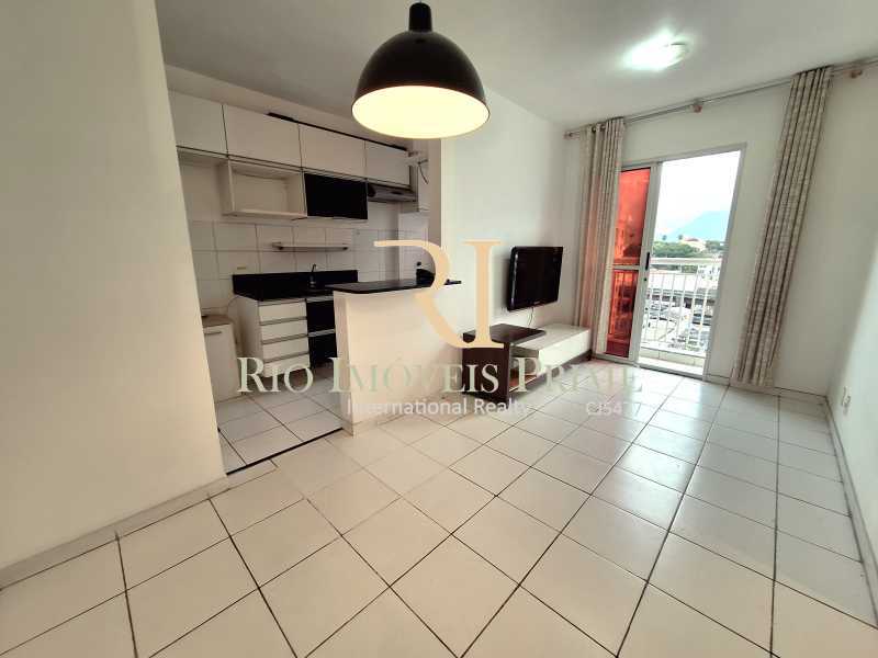 Apartamento à venda com 2 quartos, 46m² - Foto 3