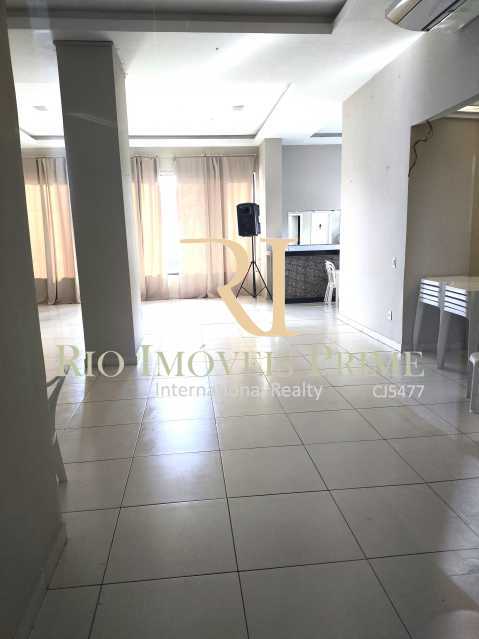 Apartamento à venda com 2 quartos, 65m² - Foto 20