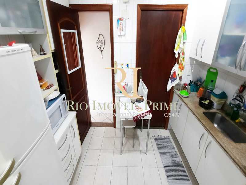 Apartamento à venda com 2 quartos, 70m² - Foto 30