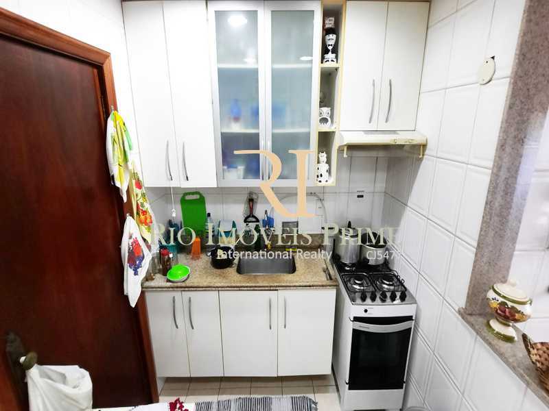 Apartamento à venda com 2 quartos, 70m² - Foto 29