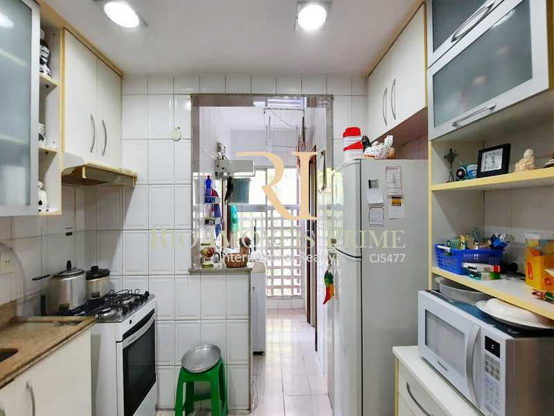 Apartamento à venda com 2 quartos, 70m² - Foto 10