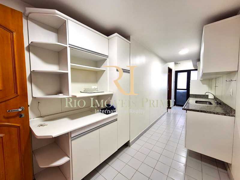 Apartamento para alugar com 3 quartos, 129m² - Foto 17