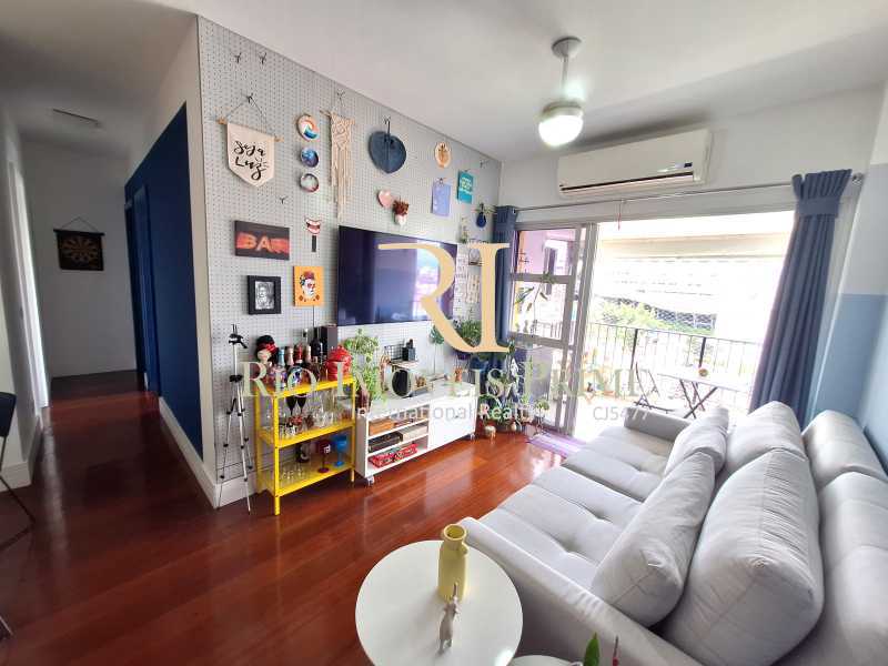 Apartamento à venda com 2 quartos, 66m² - Foto 4