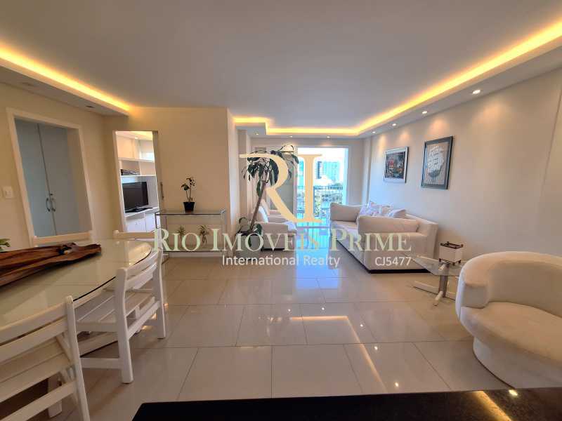 Apartamento para alugar com 3 quartos, 120m² - Foto 2