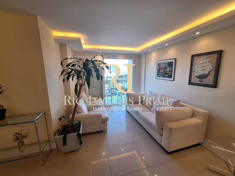 Apartamento para alugar com 3 quartos, 120m² - Foto 4