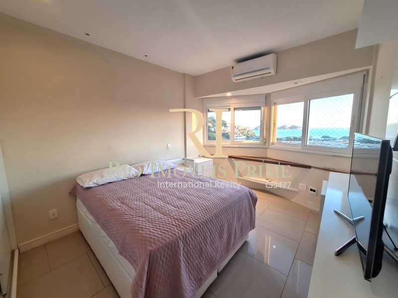 Apartamento para alugar com 3 quartos, 120m² - Foto 11