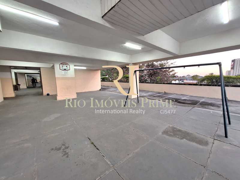 Apartamento para alugar com 3 quartos, 120m² - Foto 22