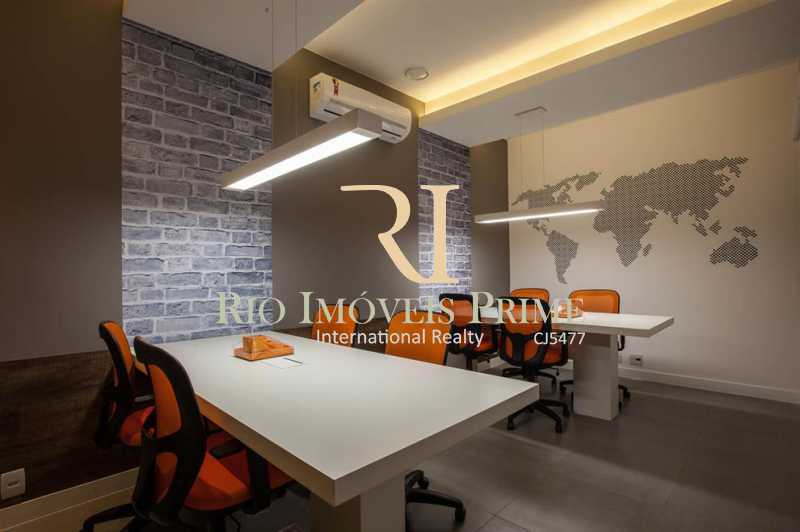 Apartamento à venda com 2 quartos, 65m² - Foto 28