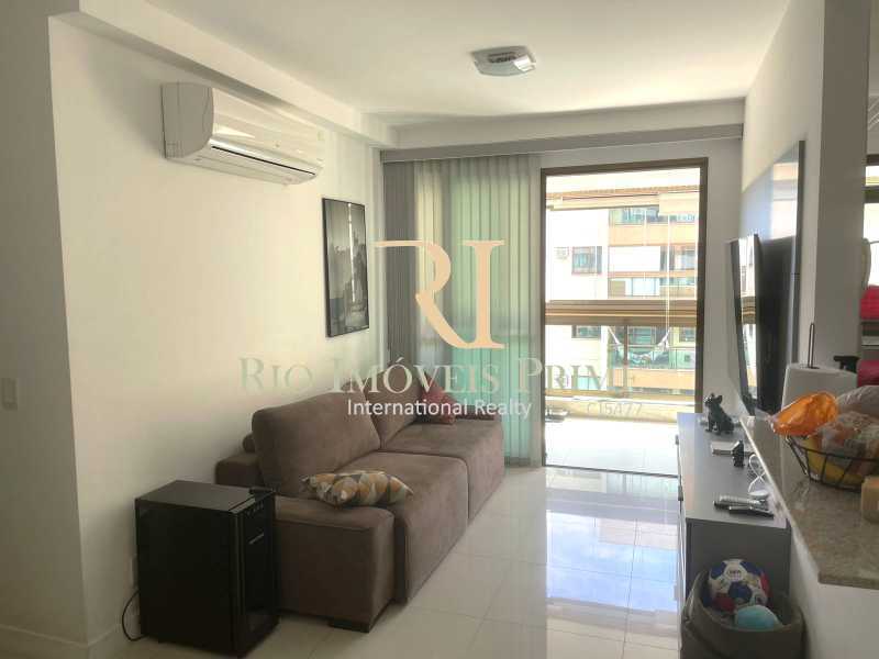 Apartamento à venda com 2 quartos, 65m² - Foto 4