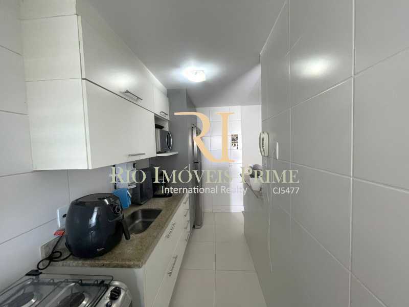 Apartamento à venda com 2 quartos, 65m² - Foto 14