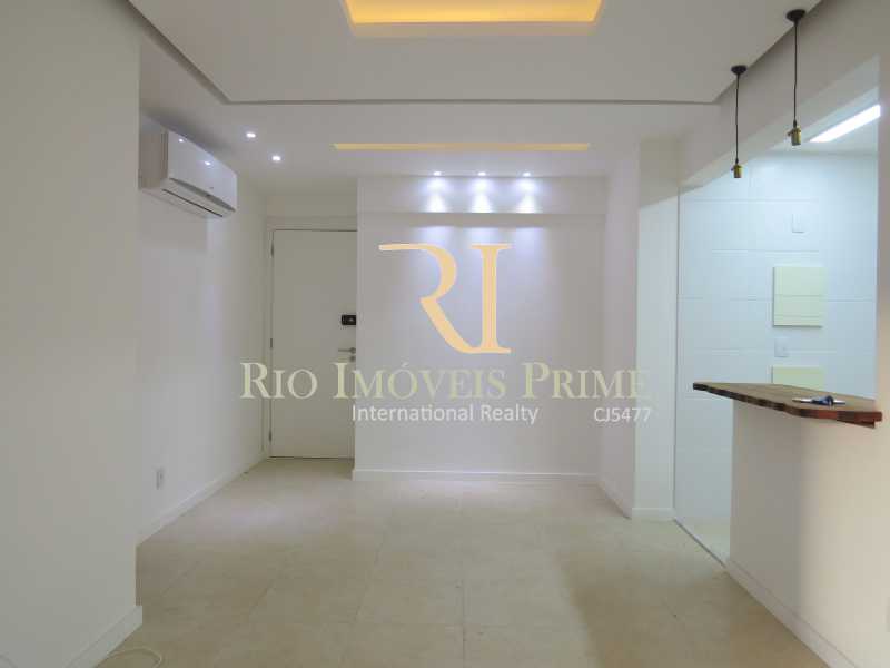 Apartamento à venda com 2 quartos, 66m² - Foto 4