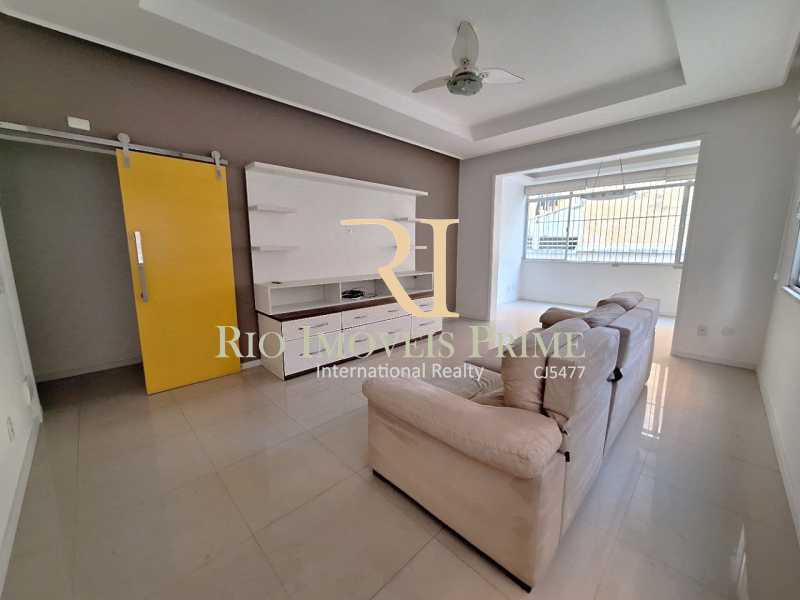 Apartamento à venda com 3 quartos, 137m² - Foto 1