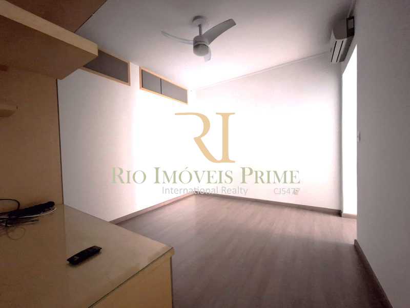 Apartamento à venda com 3 quartos, 137m² - Foto 10