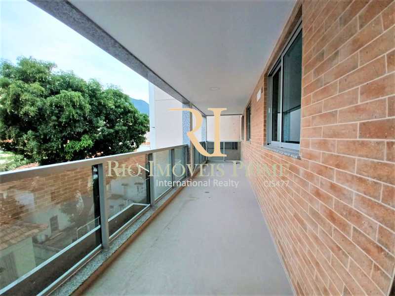 Apartamento à venda com 3 quartos, 104m² - Foto 2