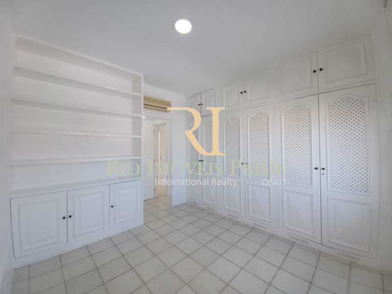 Apartamento para alugar com 4 quartos, 224m² - Foto 17