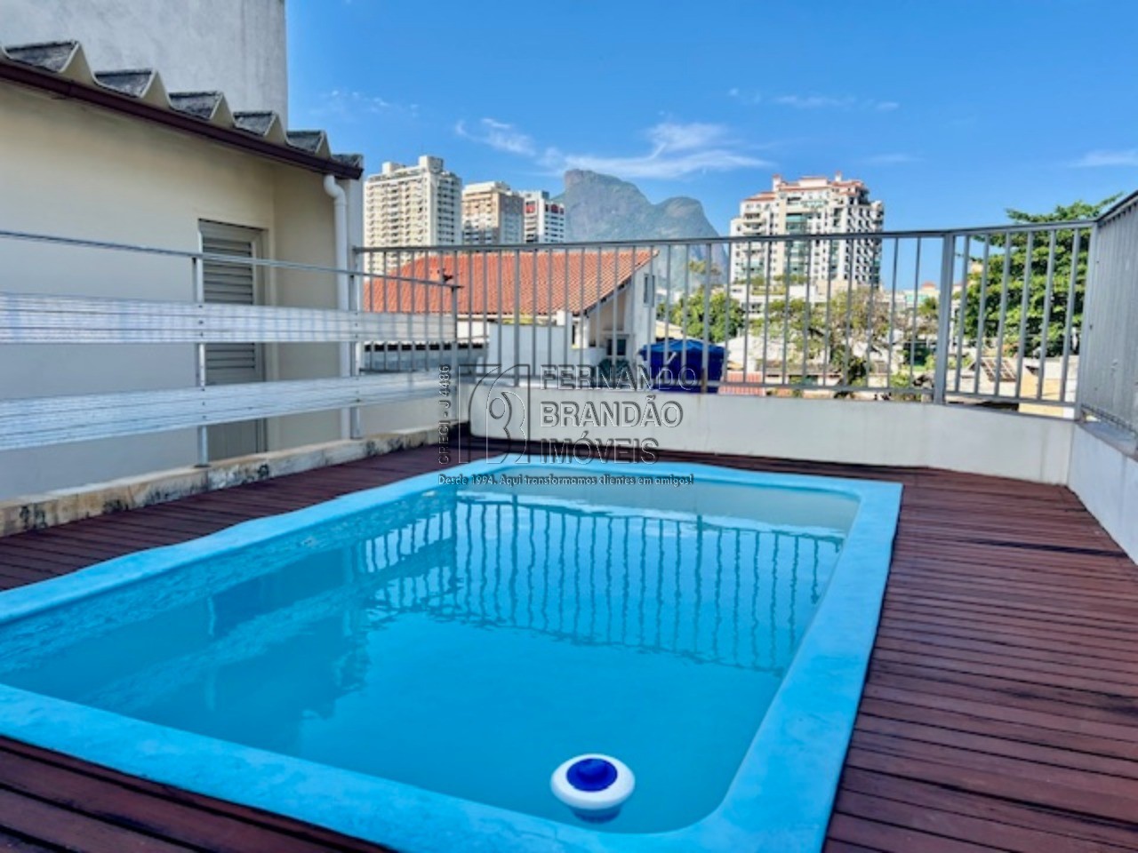 Casa, 6 quartos, 270 m² - Foto 1