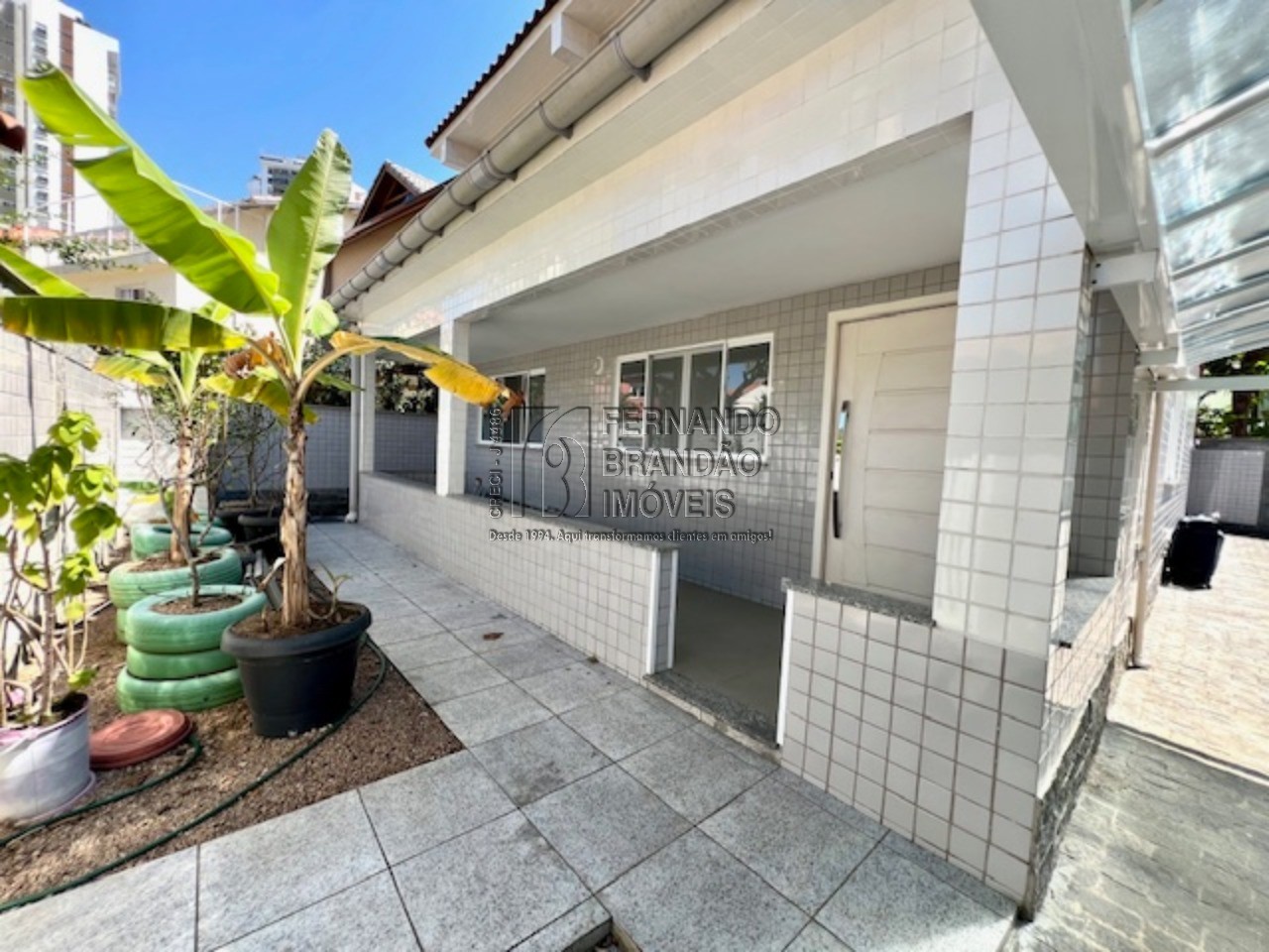Casa, 5 quartos, 260 m² - Foto 1