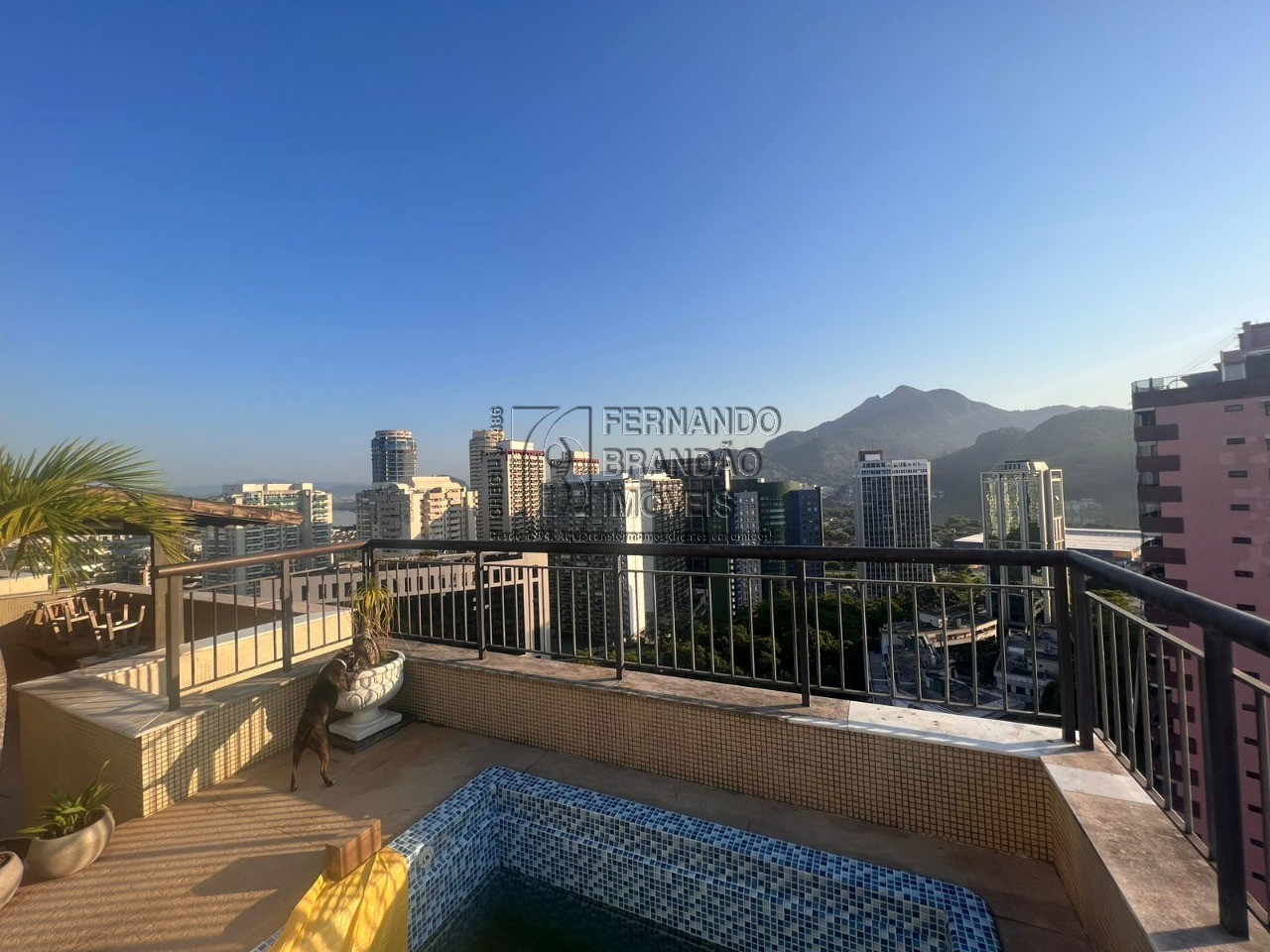 Cobertura, 3 quartos, 210 m² - Foto 2