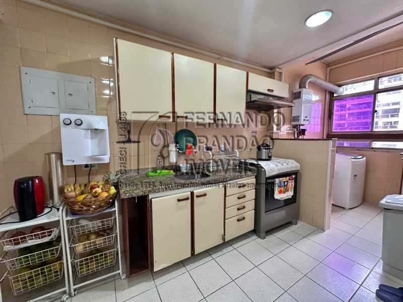 Cobertura, 3 quartos, 226 m² - Foto 17