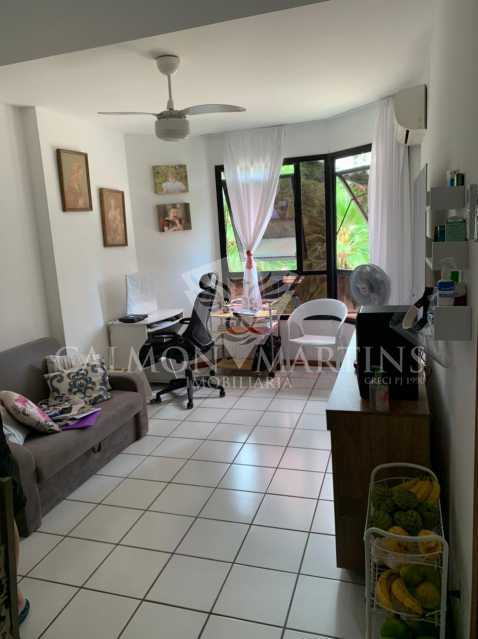 Apartamento à venda com 1 quarto, 45m² - Foto 2