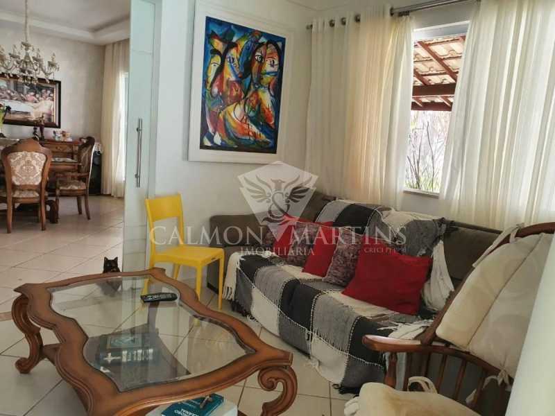 Casa à venda com 3 quartos, 252m² - Foto 8