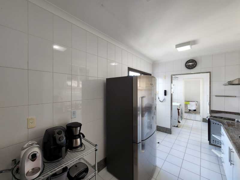 Apartamento à venda com 4 quartos, 160m² - Foto 23