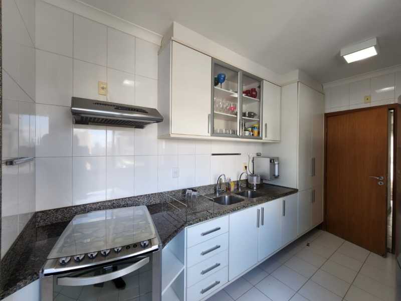 Apartamento à venda com 4 quartos, 160m² - Foto 22