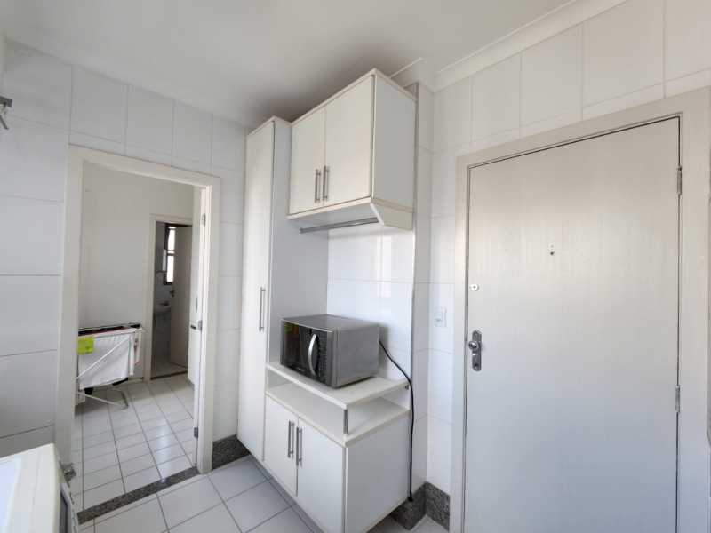 Apartamento à venda com 4 quartos, 160m² - Foto 24