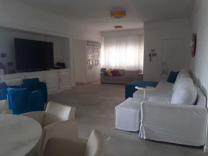 Apartamento à venda com 4 quartos, 200m² - Foto 1