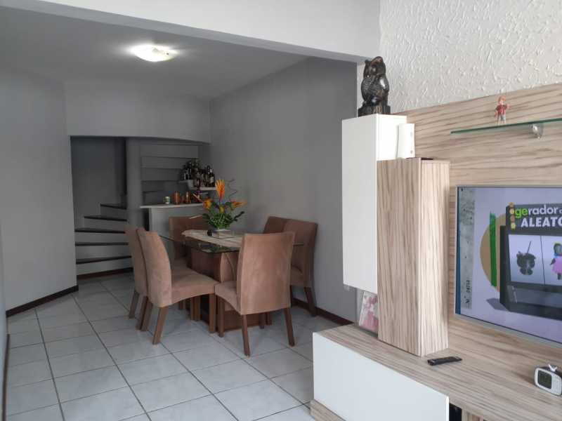 Casa de Condomínio à venda com 3 quartos, 140m² - Foto 2