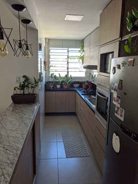 Apartamento à venda com 2 quartos, 67m² - Foto 4