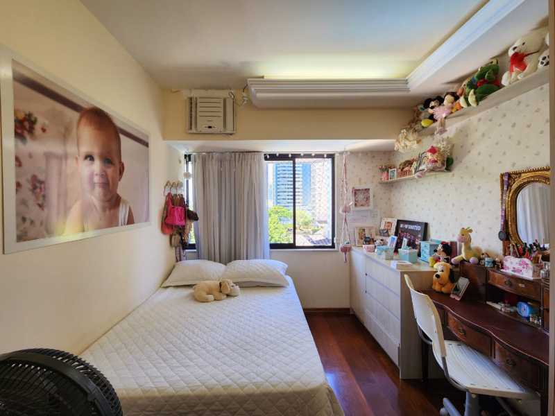 Apartamento à venda com 4 quartos, 190m² - Foto 9