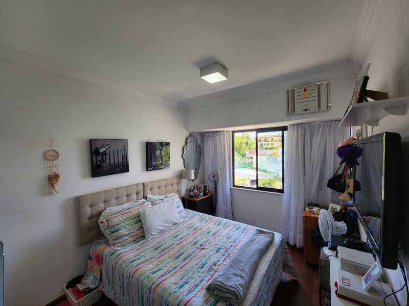 Apartamento à venda com 4 quartos, 190m² - Foto 14