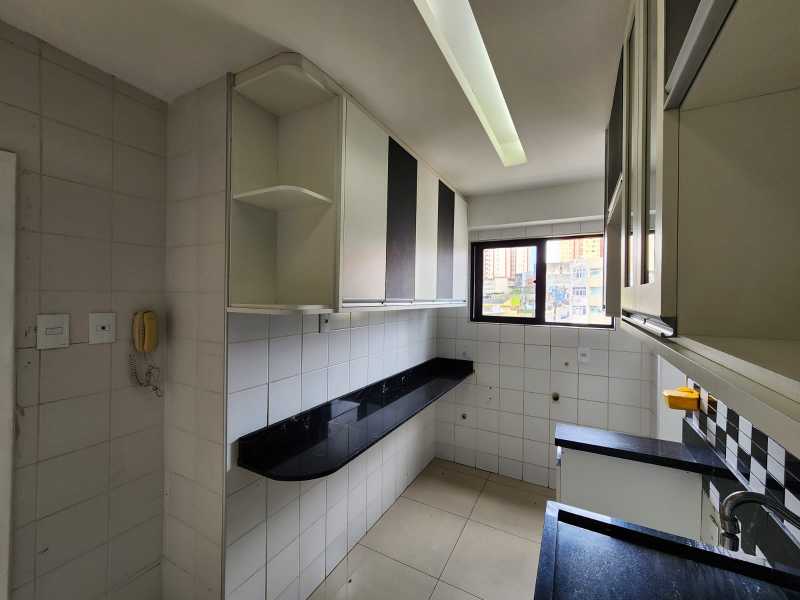 Apartamento à venda com 2 quartos, 61m² - Foto 13